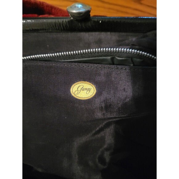 1960s Garay Red Velvet Carpet Handbag - Picture 4 of 11